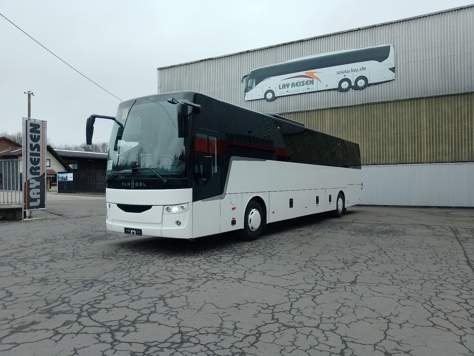 VANHOOL  2019 - Image 7 of 50