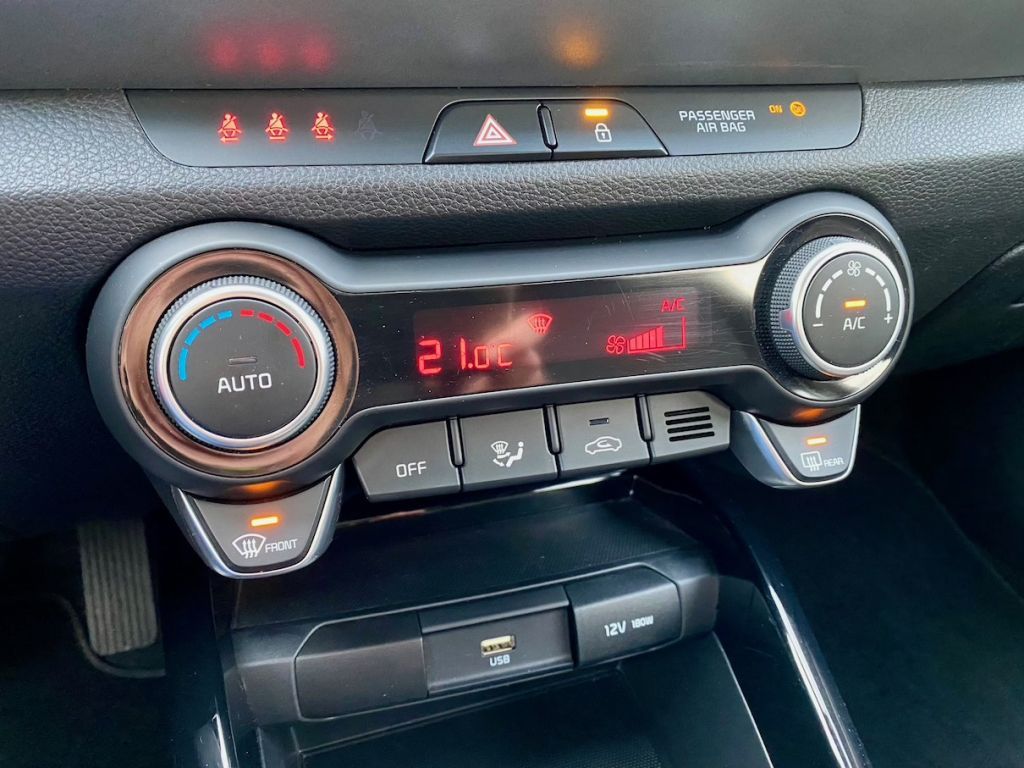 Fahrzeugabbildung Kia Stonic 1.0 DCT7 Vision AAC PDC SHZ ISOFIX ALU