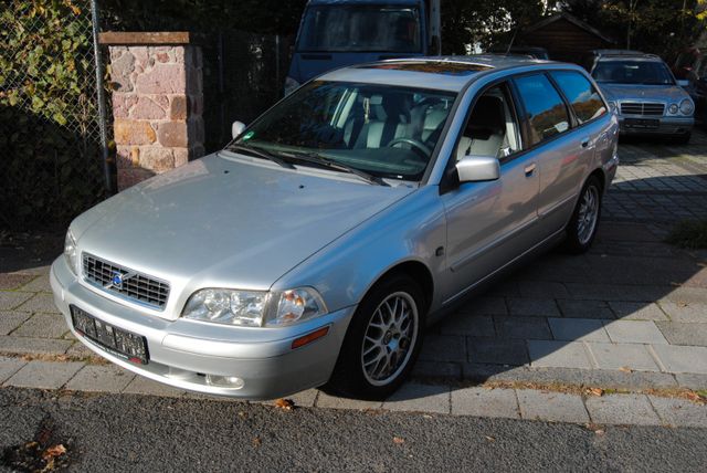 Volvo V40 Classic Limited Edition 2.0 TÜV fällig