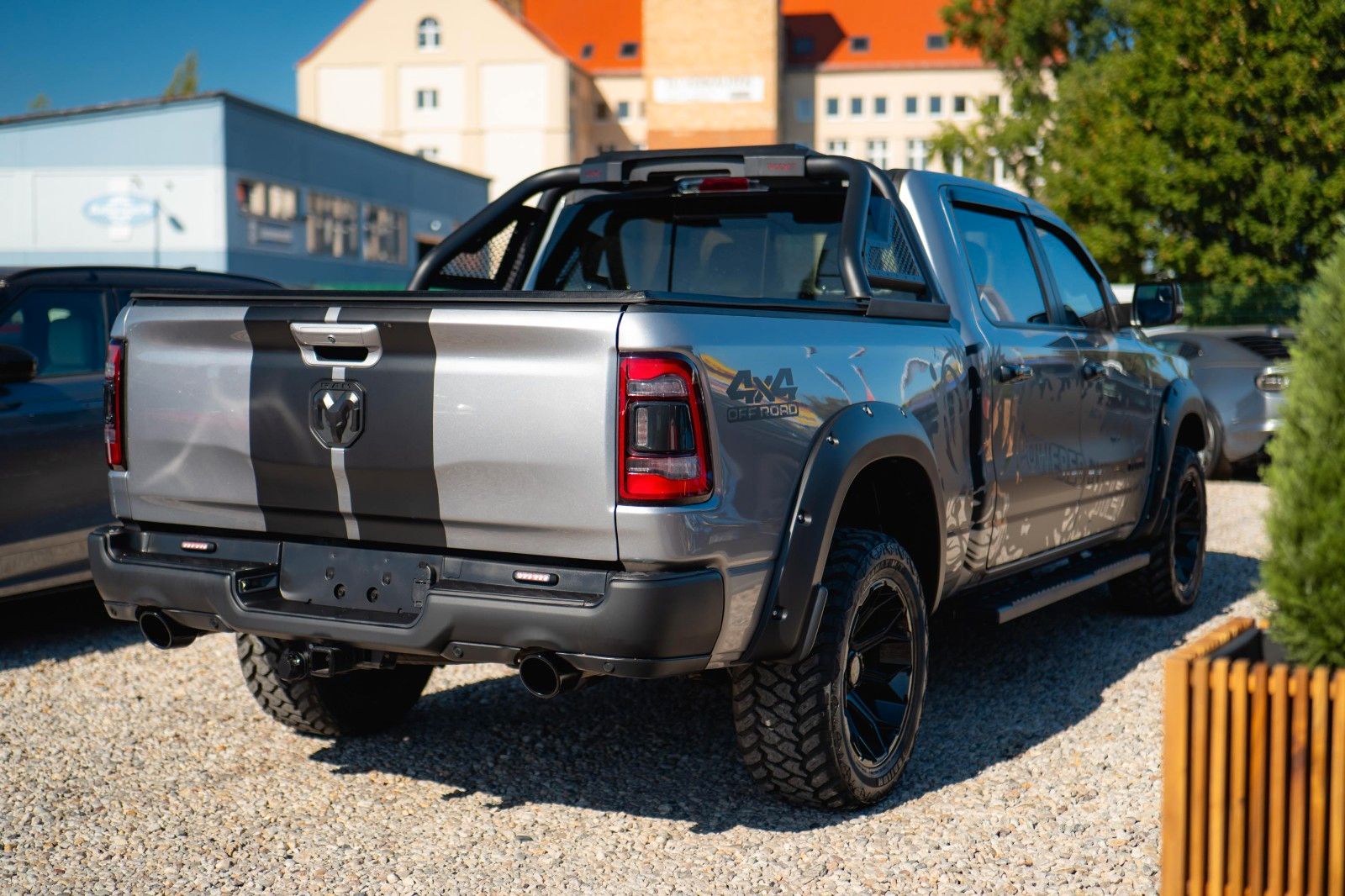 Fahrzeugabbildung Dodge RAM 5.7 V8 HEMI 4x4 OFFROAD LONGBED Seilwinde 5T