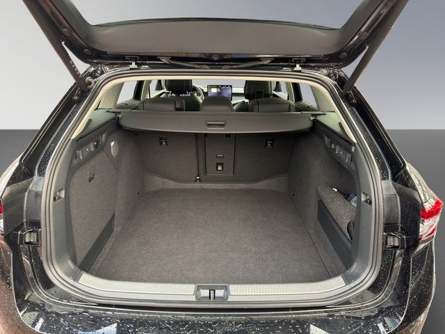 Superb Combi 2.0 TDI L&K DSG HUD PANO MATRIX-LED