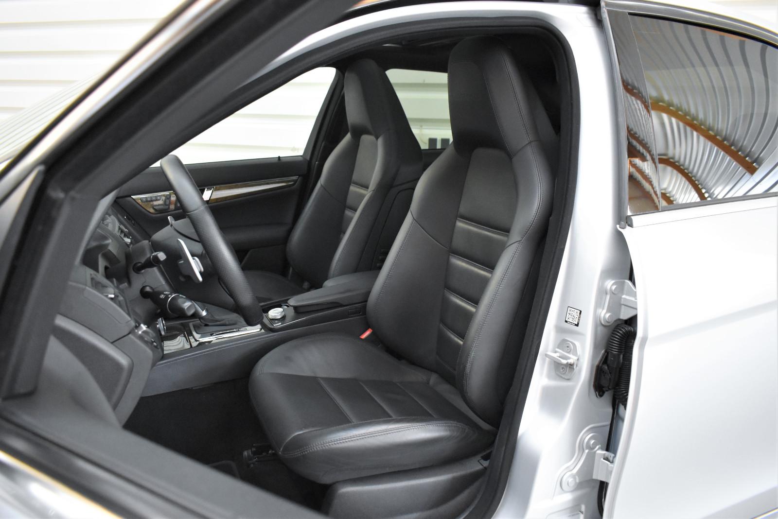 MERCEDES-BENZ C63 AMG V8 6.2 457ch BVA Toit ouvrant Sièges chauffants cuir