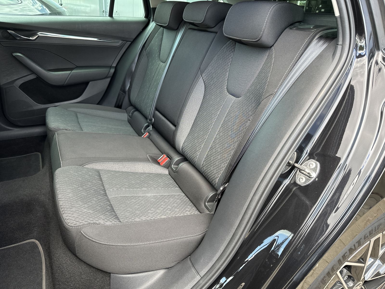 Fahrzeugabbildung SKODA Octavia Combi 2.0 TDI DSG Style NAV+LED+AHK+HUD