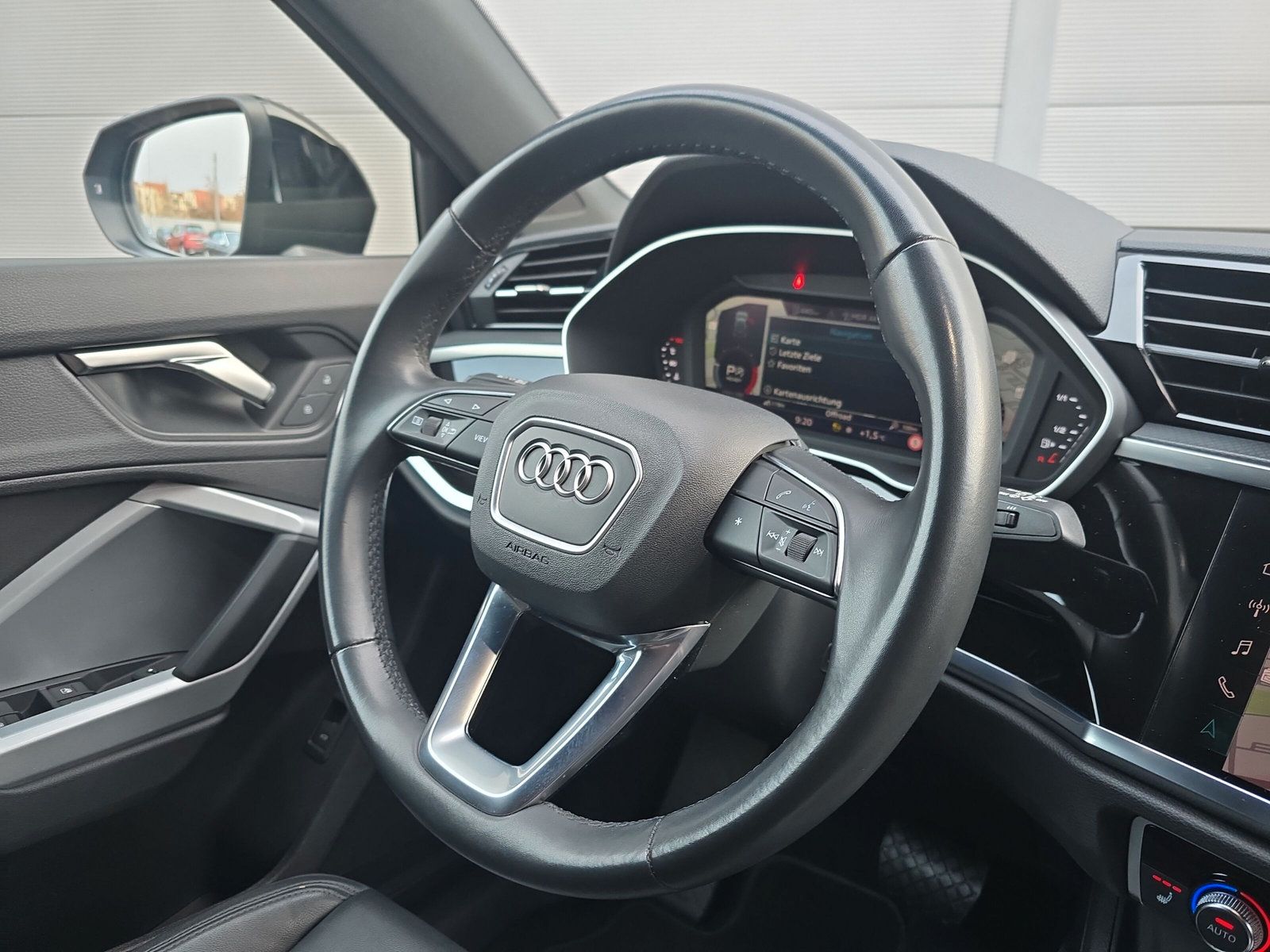 Fahrzeugabbildung Audi Q3 35 TDI advanced LED LEDER KAMERA NAVI