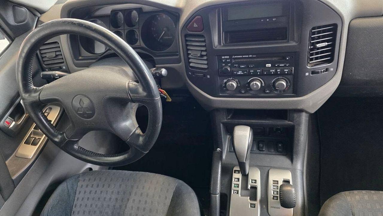 Mitsubishi Pajero 2004 — photo 7