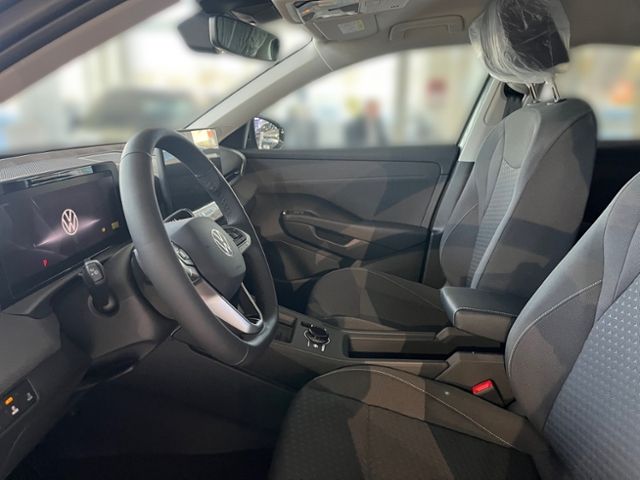 Fahrzeugabbildung Volkswagen T-Roc Life 1.5 l eTSI DSG AHK GJR NAVI