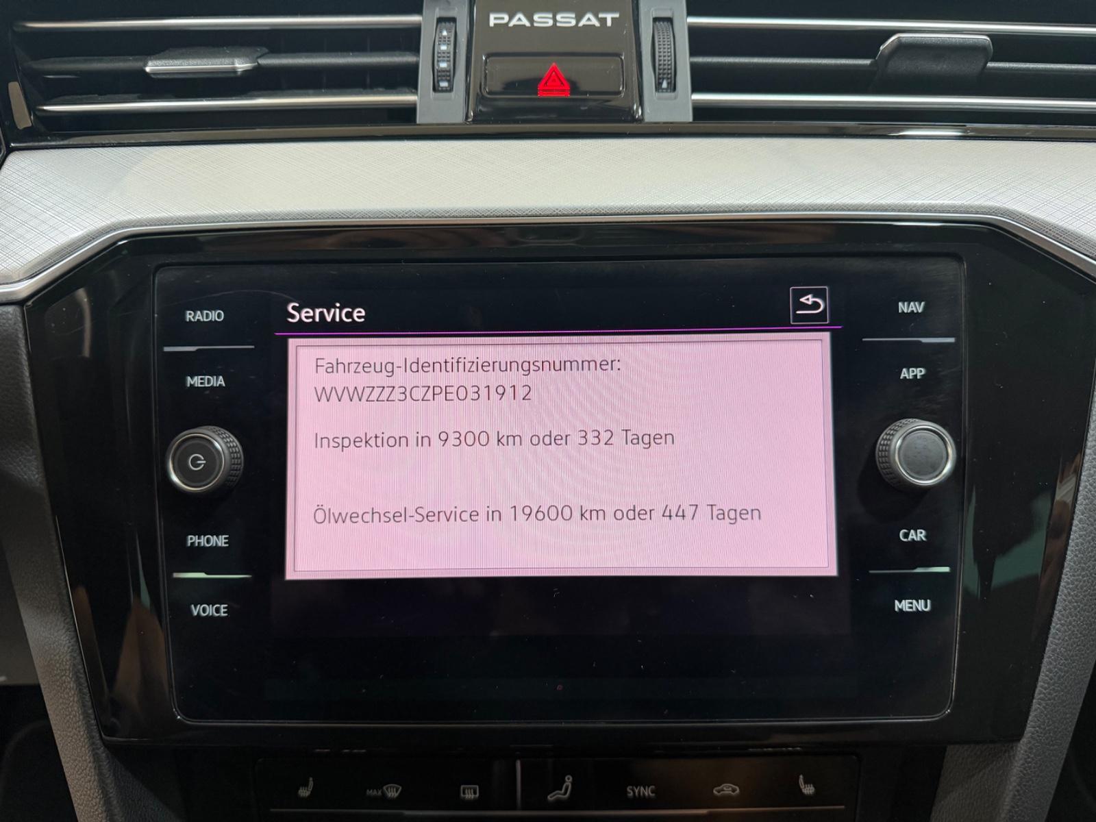 Volkswagen Passat Variant Business 2.0TDI DSG/STANDHEIZ/AHK