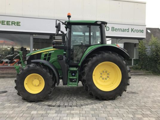 John Deere 6110M