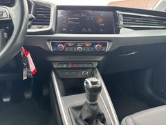 AUDI A1 Sportback 25TFSI advanced PDC Sitzhz Garantie AUDI A1 Sportback 25TFSI advanced PDC Sitzhz Garantie