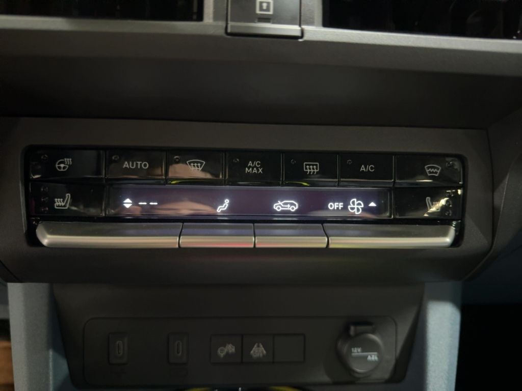 Fahrzeugabbildung Fiat Grande Panda Hybrid LA PRIMA Winter Paket