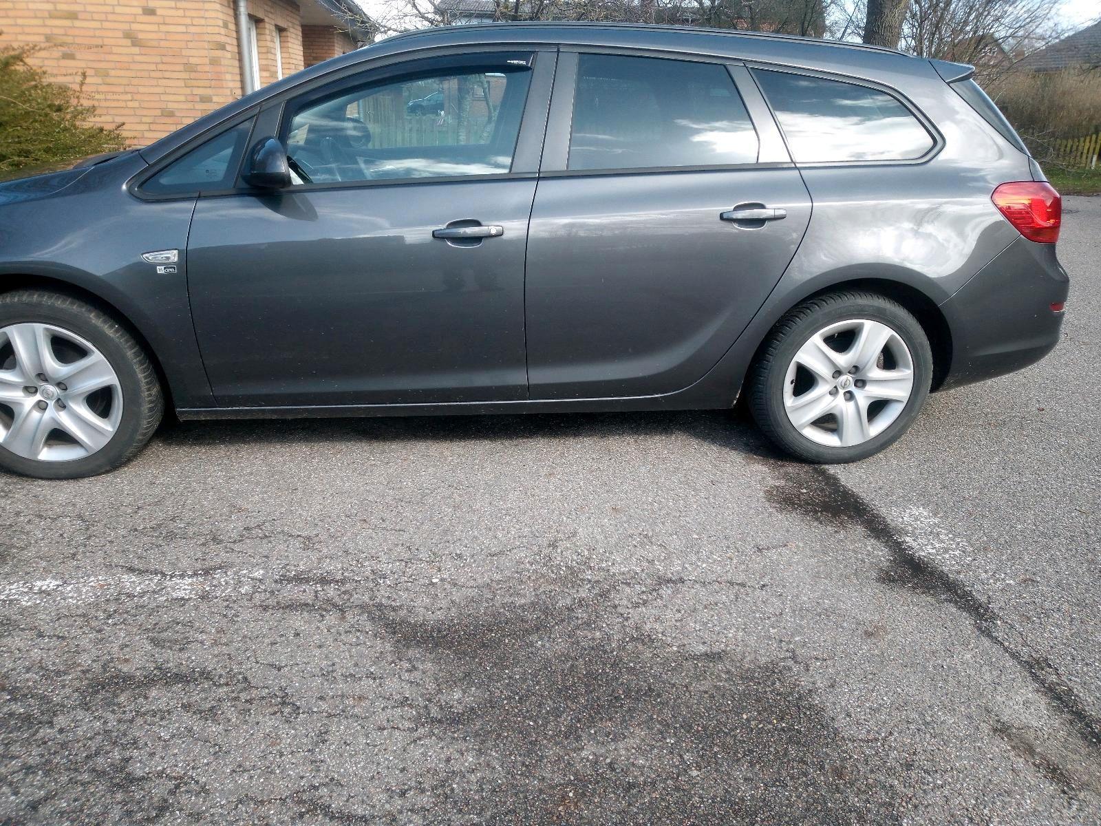 Opel Astra 2012 — photo 5