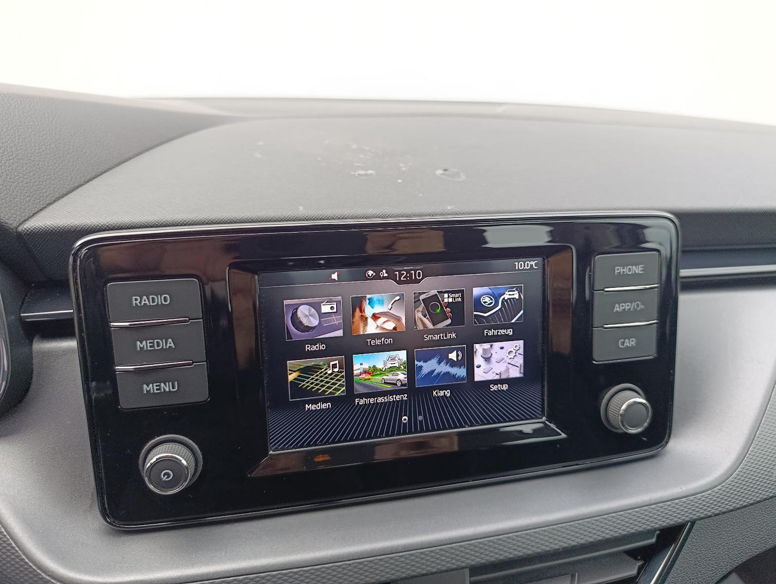 Skoda Scala Active Car Play Tempomat SHZ PDC AHK