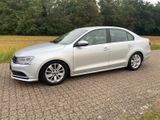 Volkswagen Jetta VI BMT Automatik Super Optik Navi - Volkswagen Jetta mit Diesel-Antrieb