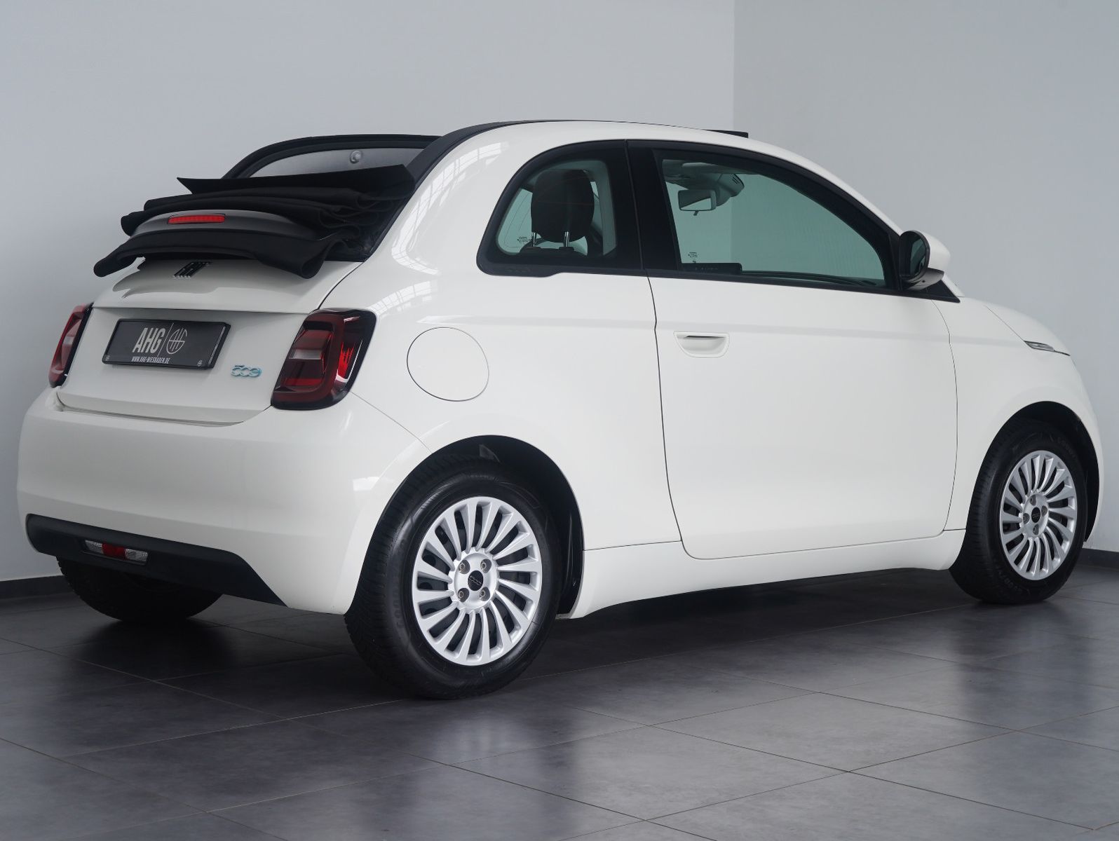 Fahrzeugabbildung Fiat 500e Cabrio 87KW/42kWh/DC-LADEN/CARPLAY/DAB