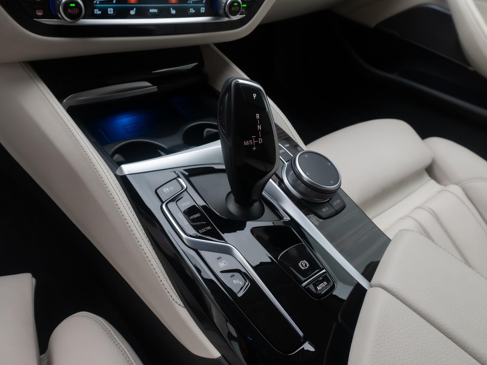 BMW 530e Luxury Line DAB H/K 4xKlima Alarm AHK Sport