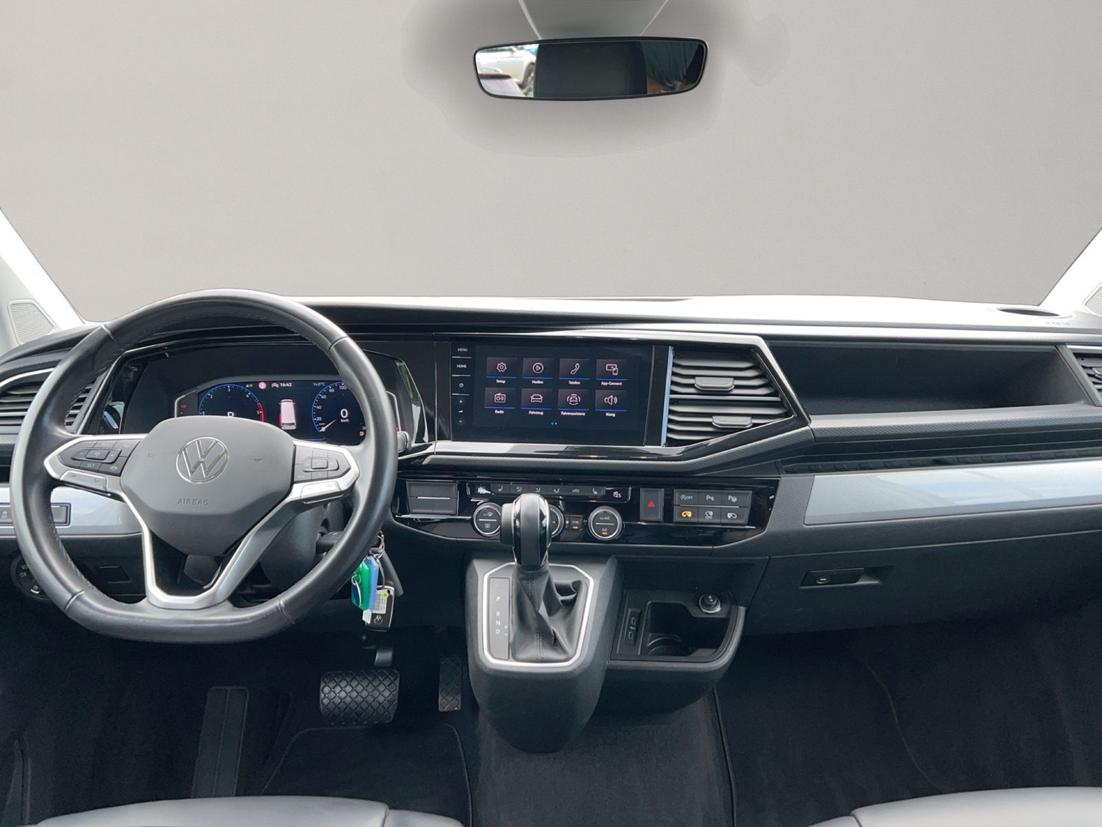 T6.1 Multivan Highline 2.0 TDI 4Motion, Navi, Zu