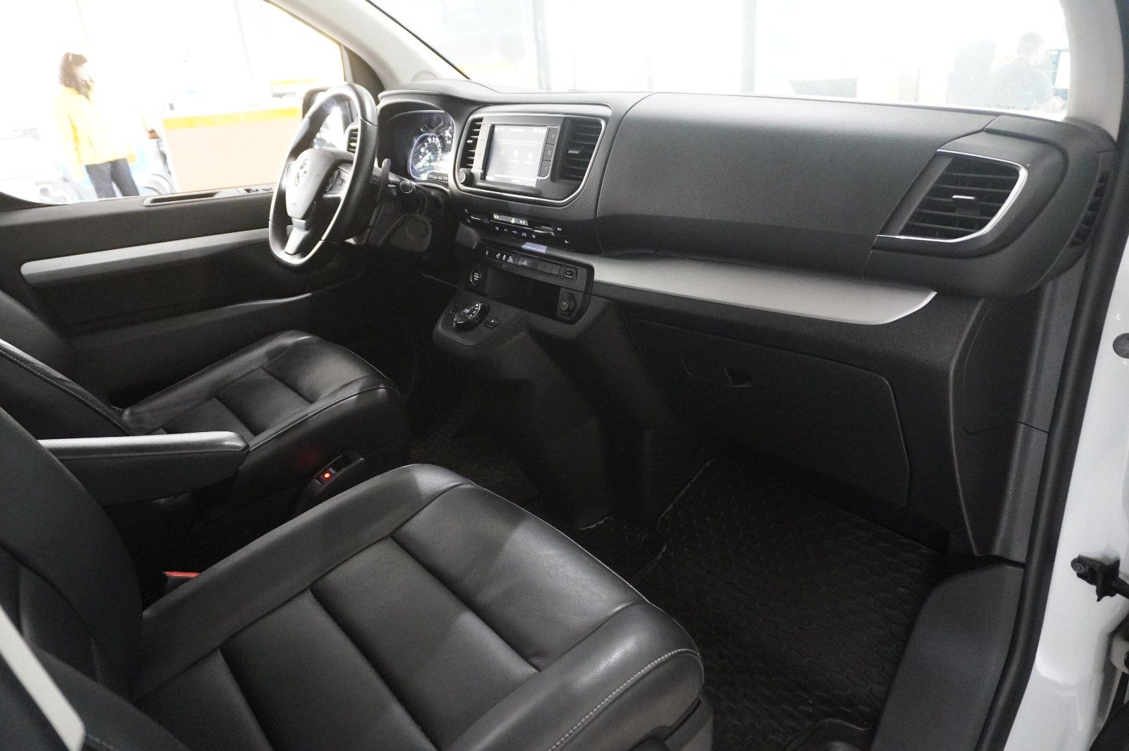 Fahrzeugabbildung Opel Zafira Life Tourer 2.0D "M" NAVI/LED/KAMERA/SHZ