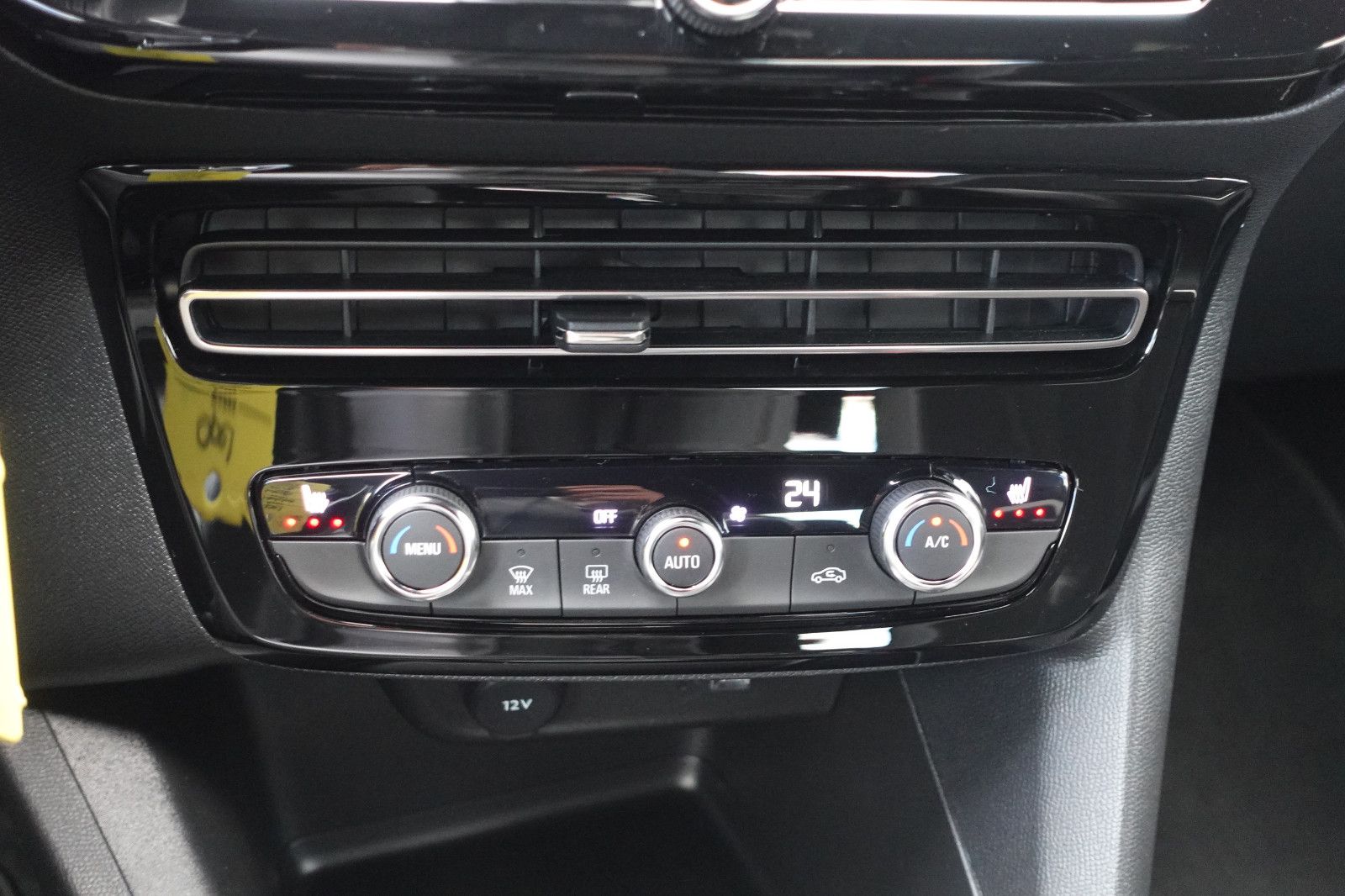 Fahrzeugabbildung Opel Mokka GS 1.2T,Sitzhzg,Kamera,Allwetter,LED,DAB+