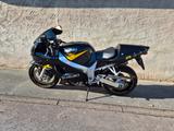Suzuki GSX- R 600 - SUZUKI SCHWARZ GSX R 600