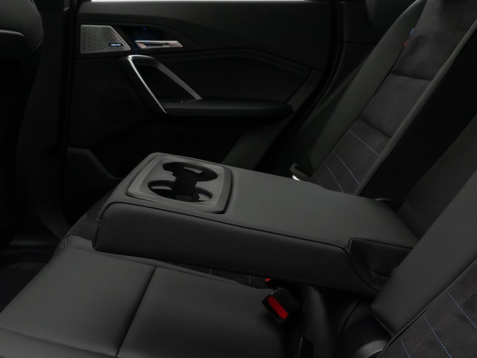 Fahrzeugabbildung BMW X1 xD25e M Sport Panorama Kamera H/K DAB Komfort