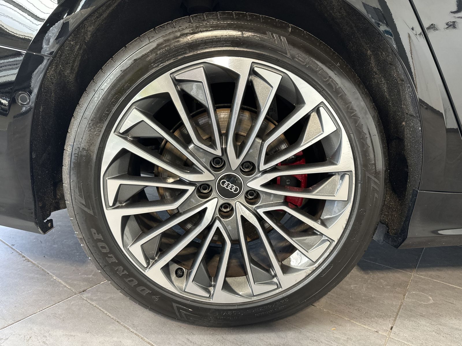 Fahrzeugabbildung Audi A6 Avant 55 TFSI e Qu S-Line Black NAV+MATRIX+VC