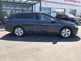 Volkswagen Golf VIII Variant 2.0 TSI Style DSG LED Navi ACC - Volkswagen Golf: Kombi, Viii