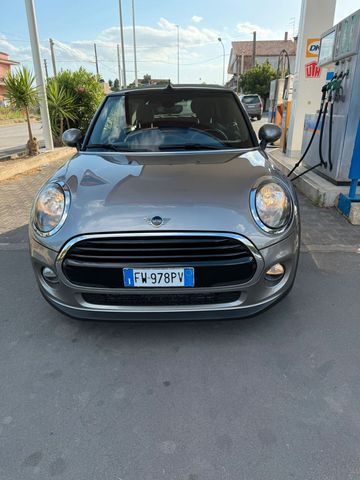 MINI Mini 1.5 Cooper D Cabrio