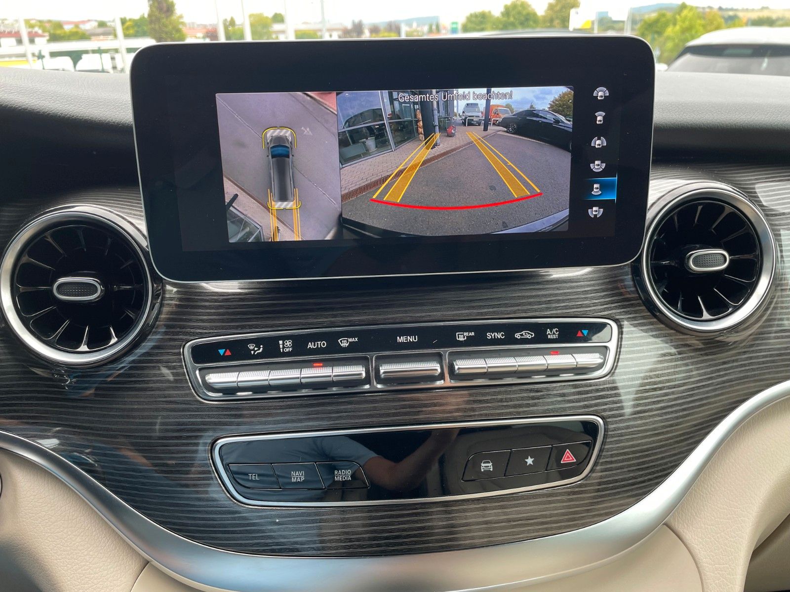 Fahrzeugabbildung Mercedes-Benz V 300 d AVA ED 4MATIC Sitzklima Burmester 6Sitze