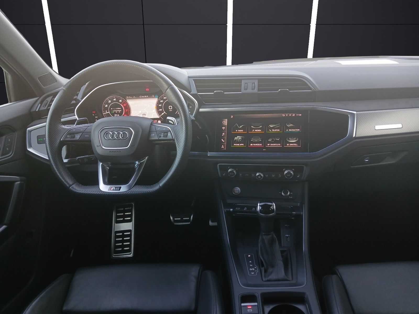 Fahrzeugabbildung Audi RS Q3 Sportback TFSI quattro MATRIX ACC 21" B&O