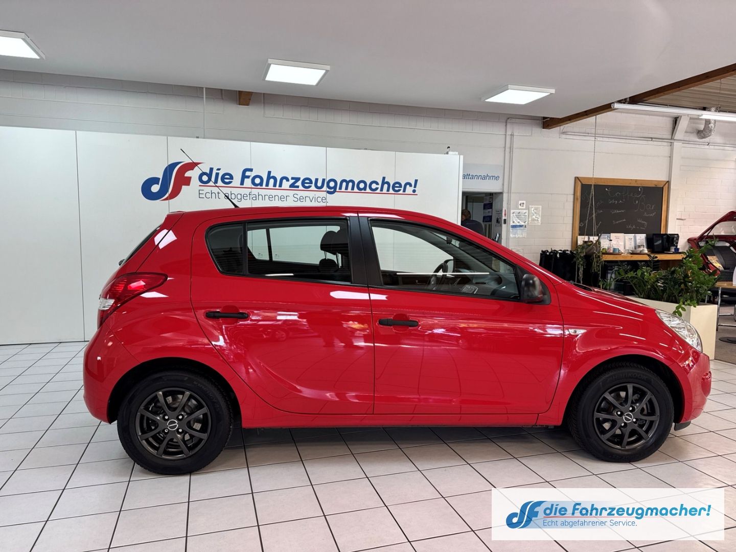 Fahrzeugabbildung Hyundai i20 Comfort 1.2 Klima el.SP teilb.Rücksb AUX MP3