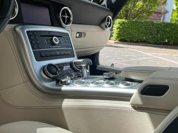 2010 Mercedes-BENZ SLS AMG — фото 9