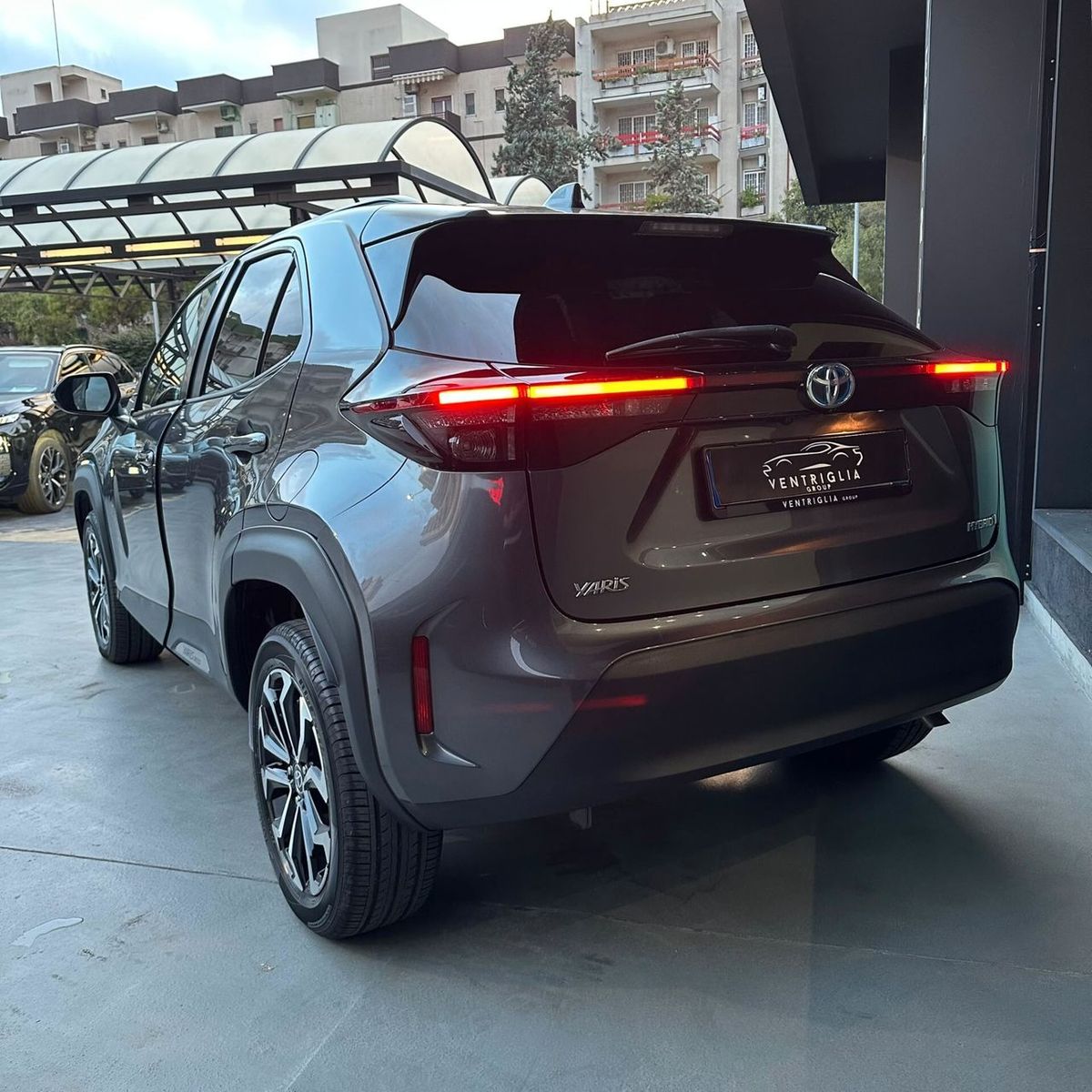 Other Toyota Yaris Cross 1.5 Hybrid 5p. E-CVT AWD-i Or imagem 3