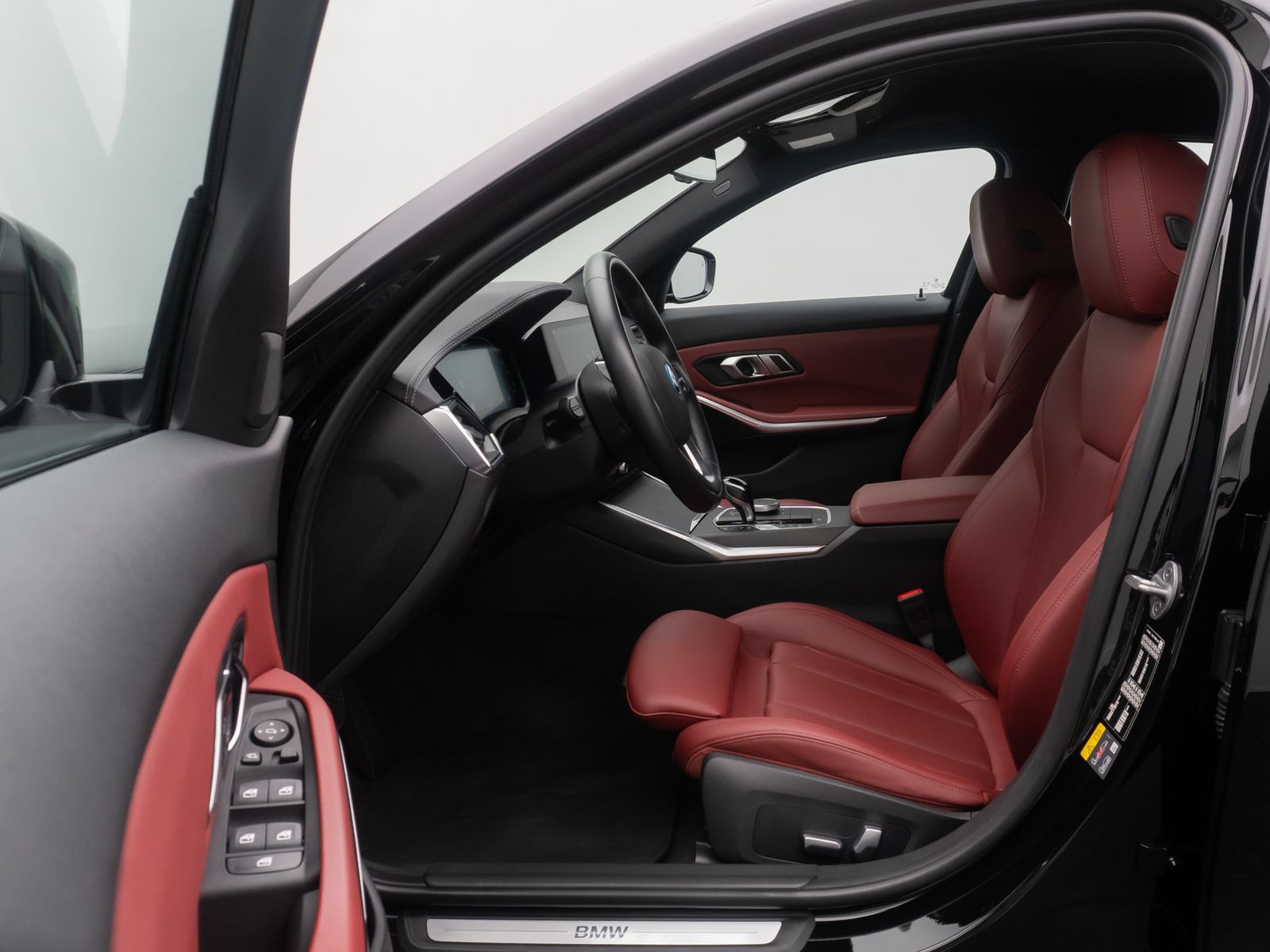 Fahrzeugabbildung BMW 330e LuxuryLine Kamera Laser HUD DAB HiFi Komfor