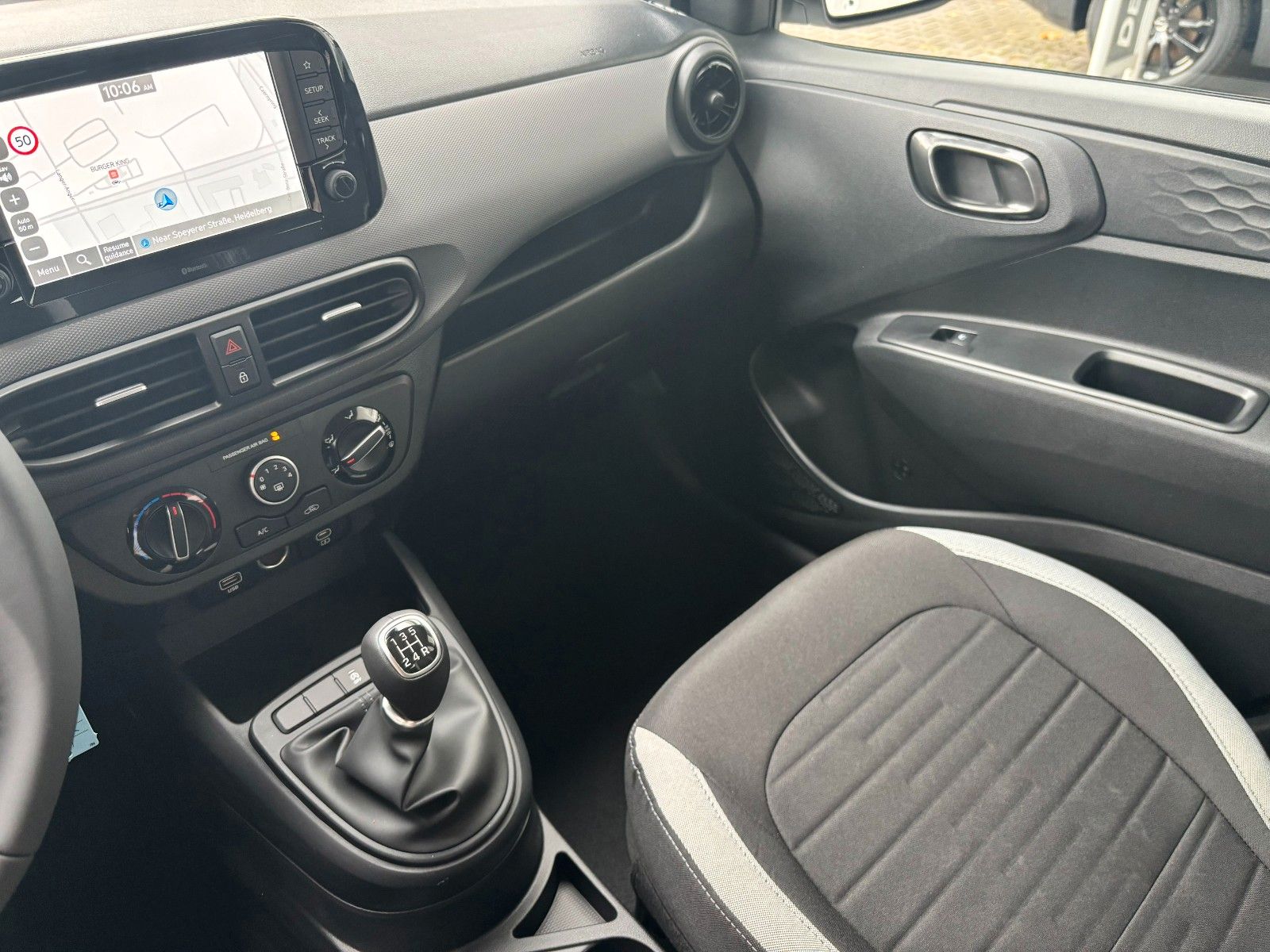 Fahrzeugabbildung Hyundai i10 Select 1.0l Navi/Klima/Kamera!