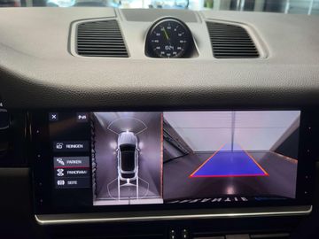 Porsche Cayenne - 12