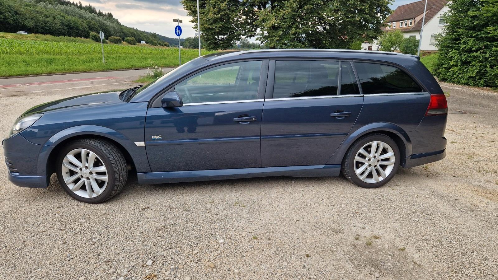 Opel Vectra 2006 — вигляд ззаду