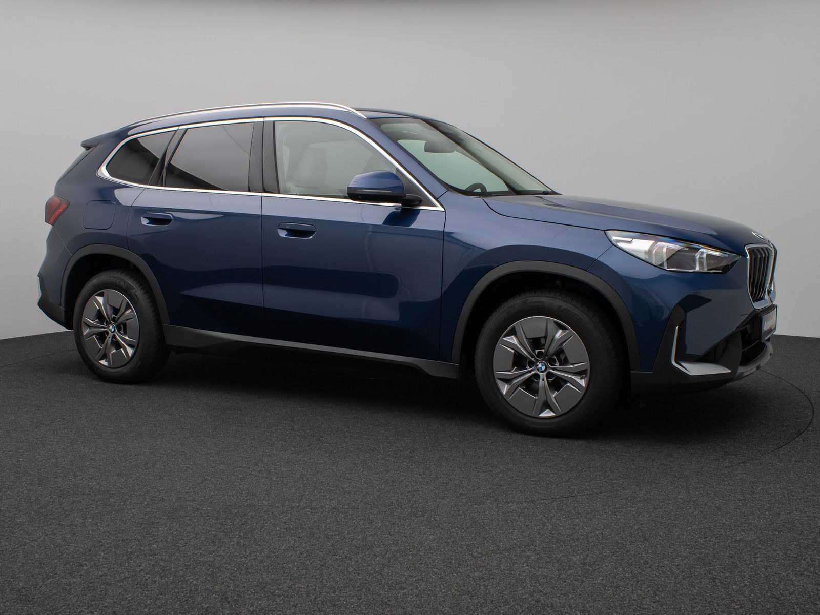 Fahrzeugabbildung BMW X1 xD23i Panorama 360° HUD H/K AHK Komfort Sport
