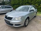 Skoda Octavia 1.4 TSI Elegance - Skoda Octavia aus 2012 mit Benzin-Antrieb: Kombi, 1.4