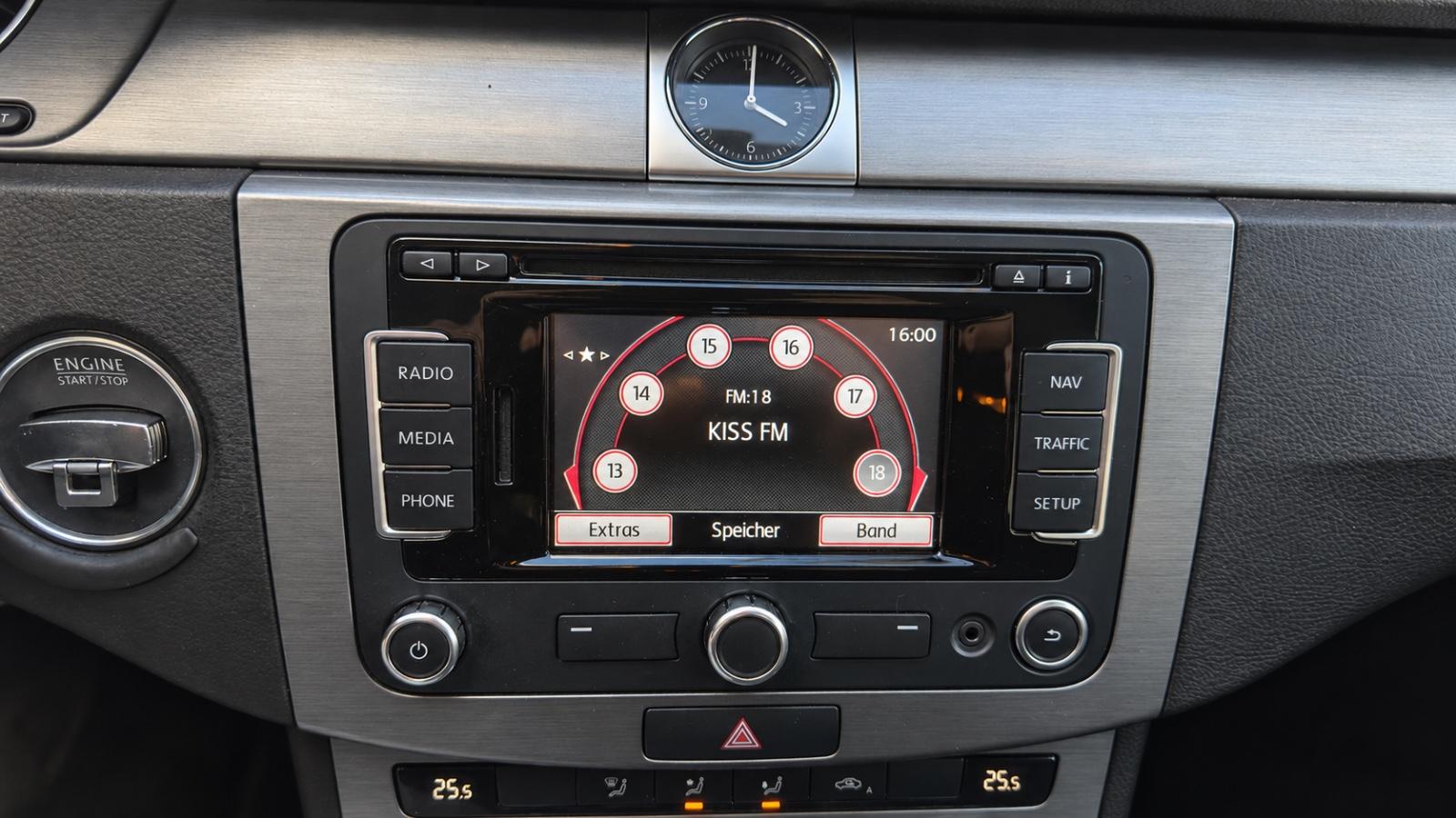 Volkswagen Passat 2013 — photo 16