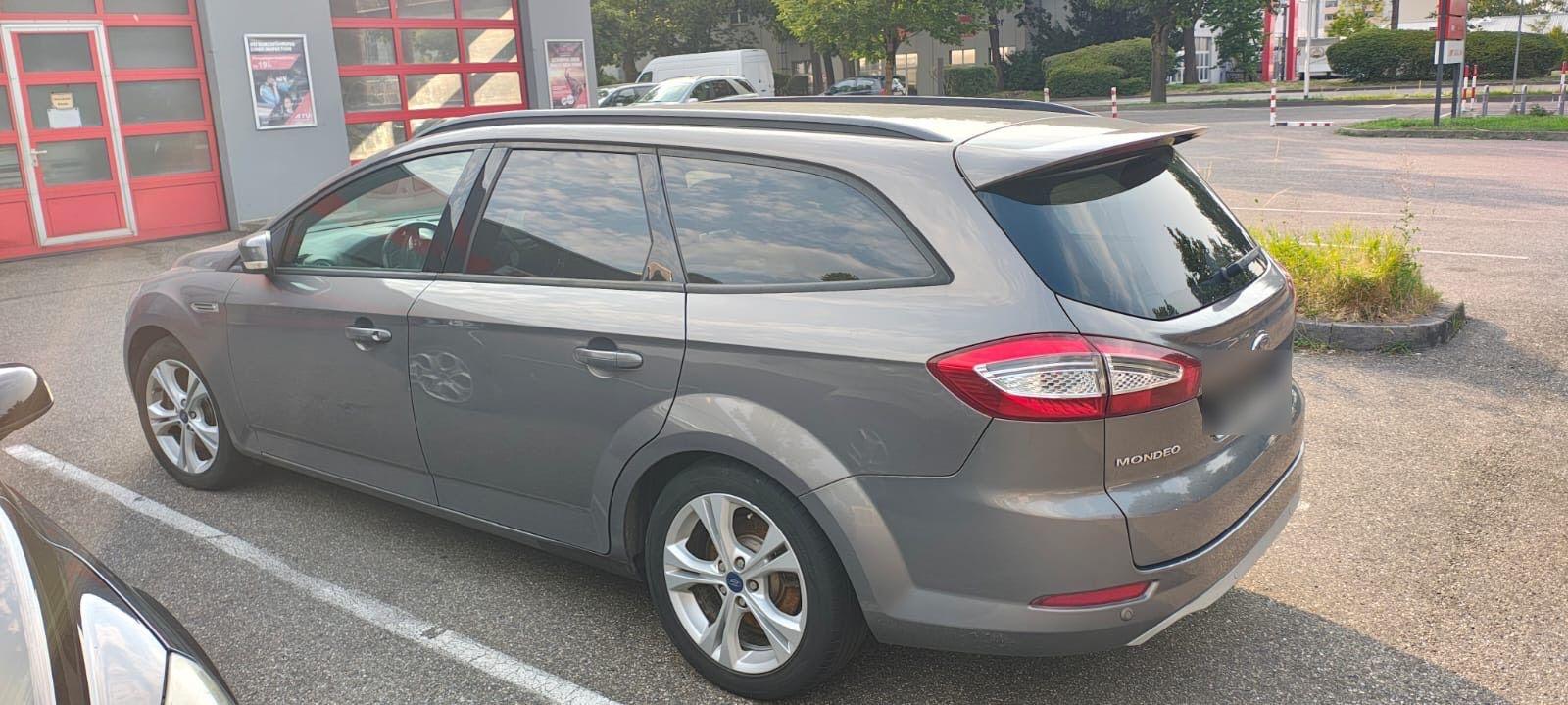 Ford Mondeo 2012 — interior