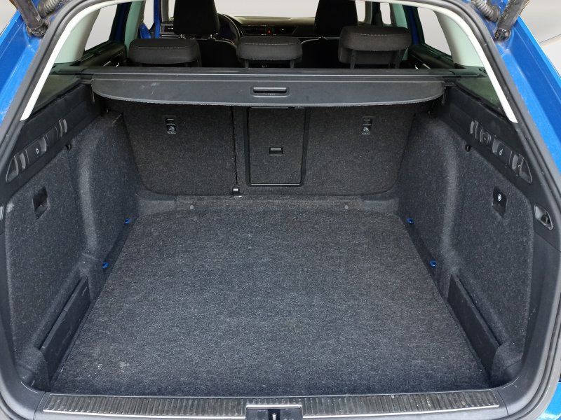 Fahrzeugansicht 20 Fahrzeugabbildung SKODA Superb Combi 2.0 TDI Style ACC+NAVI+WINTER-PAK.