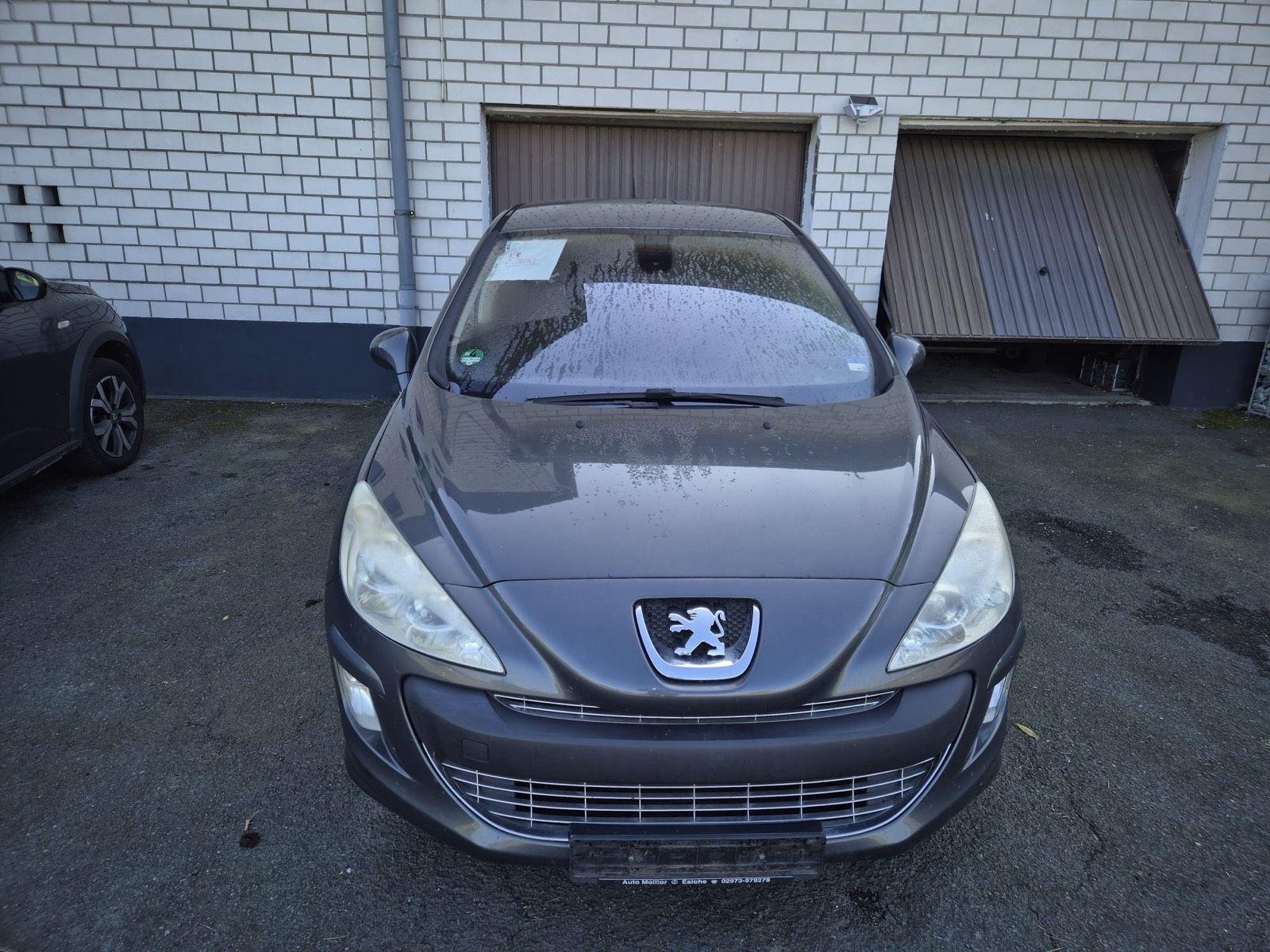 Peugeot e-308
