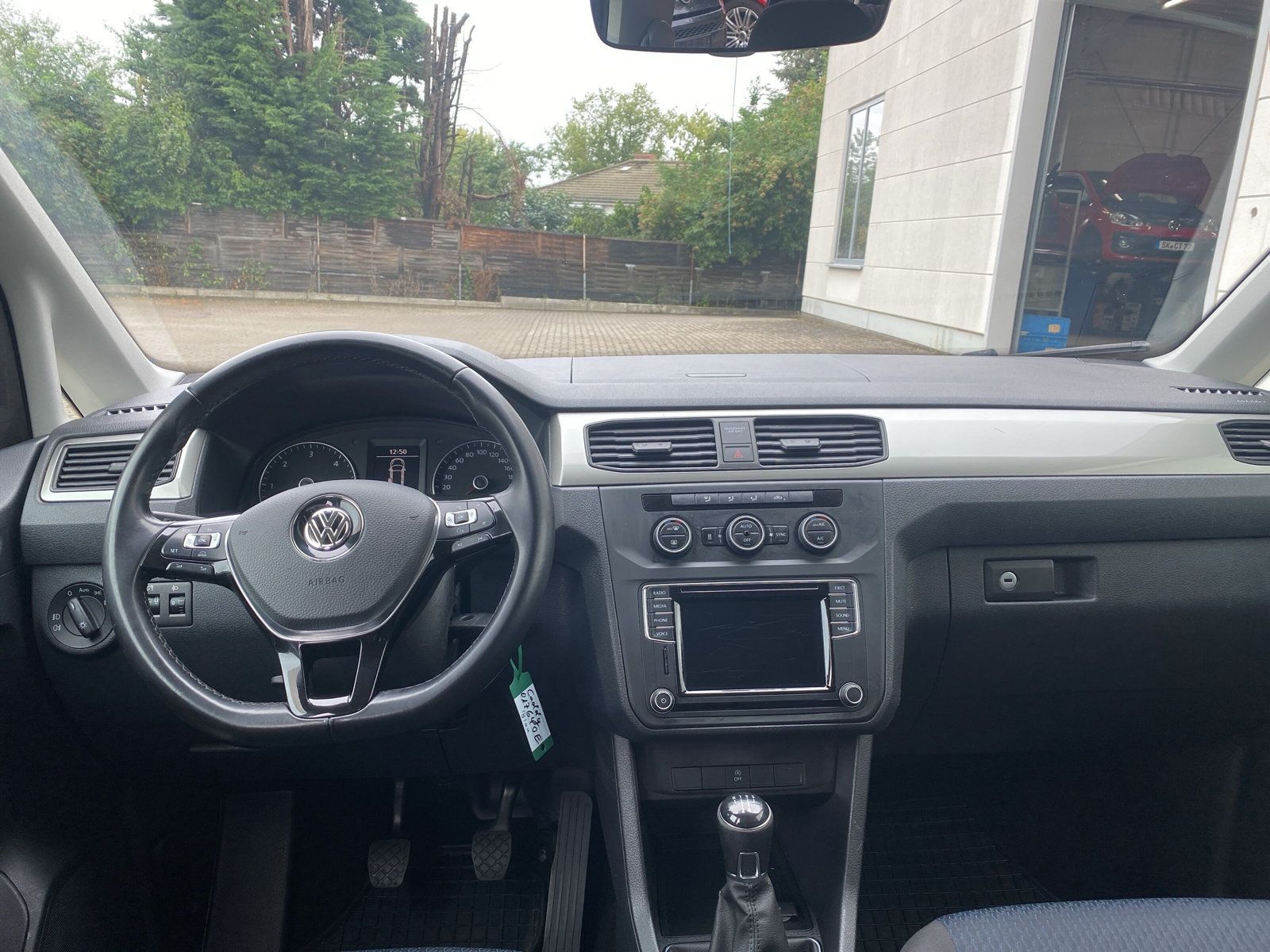 Fahrzeugabbildung Volkswagen Caddy Kombi 2.0 TDI XENON DAB STANDHZG