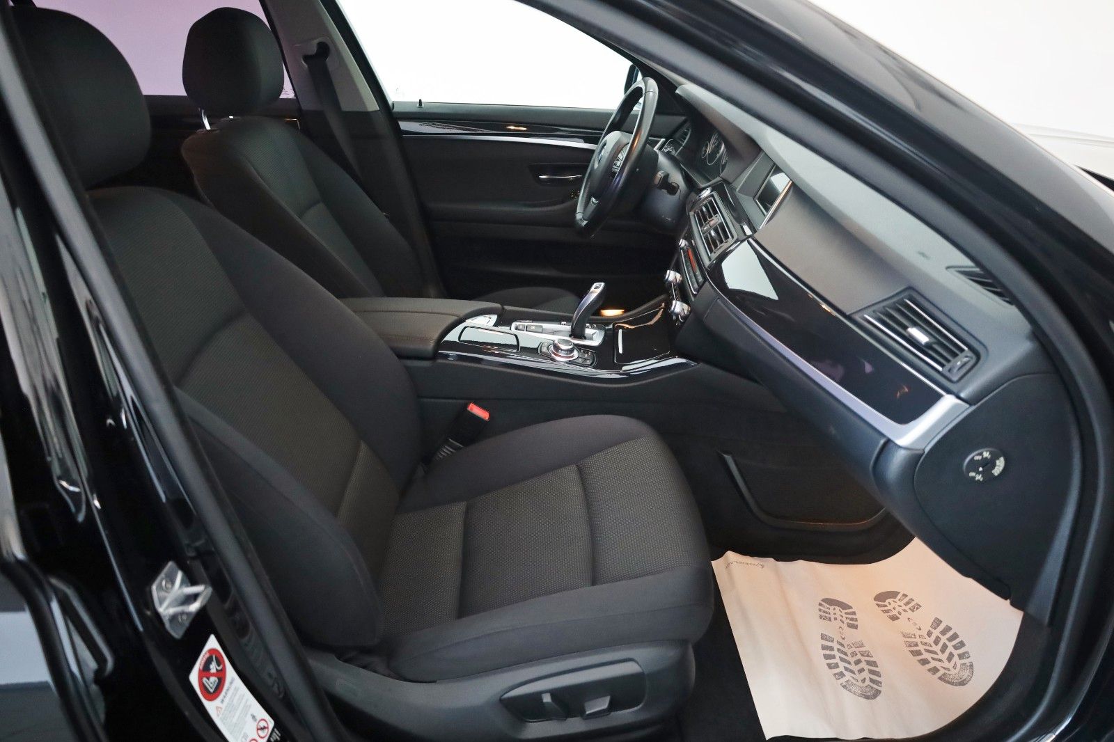 Fahrzeugabbildung BMW 520dA Lim.  Bi-Xenon,SH,PDC,Modellpflege