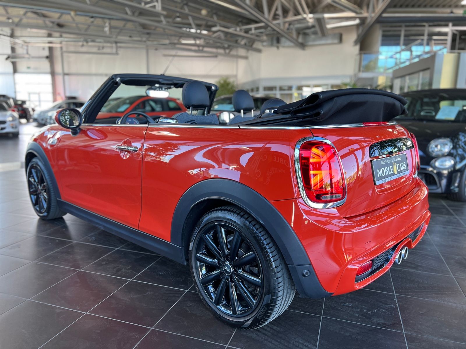 Fahrzeugabbildung MINI Cooper S Cabrio Chili LED NAV RFK SHZ ALU