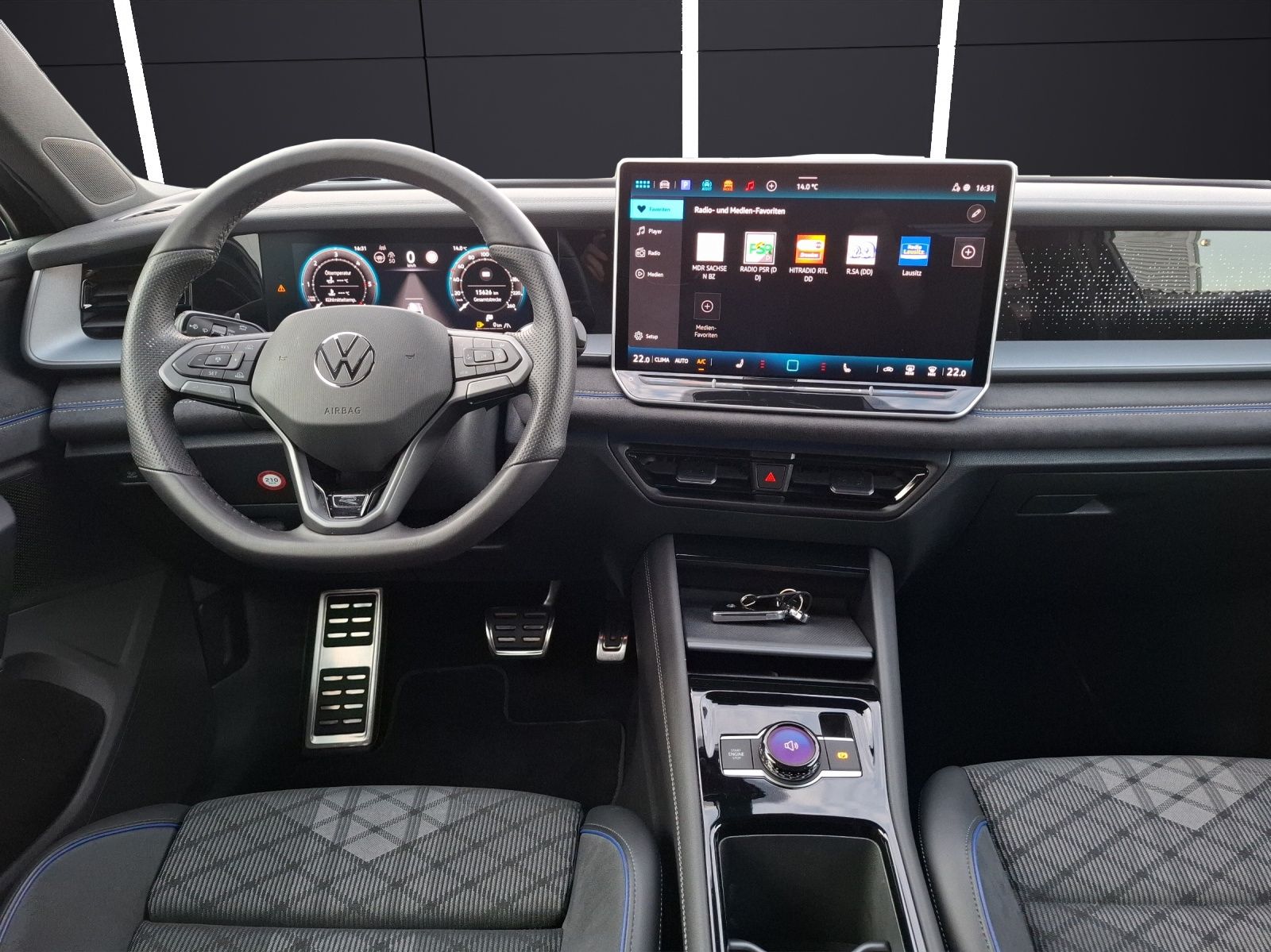Fahrzeugabbildung Volkswagen Tayron TDI R-Line DSG 4M Matrix AHK Navi AID HUD