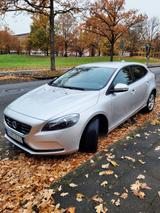 Volvo V40 YOU T2  TÜV AU/HU NAGELNEU, gepflegt