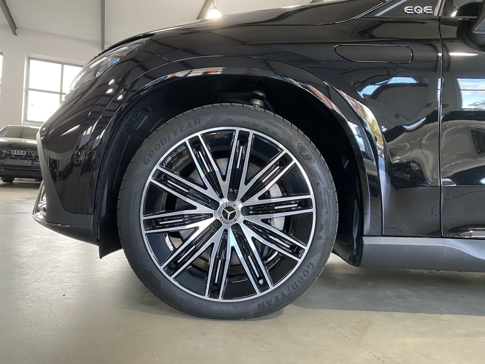 Fahrzeugabbildung Mercedes-Benz EQE SUV 500 4M AMG/HYPER/PANO/´21/BUR/360/AHK/