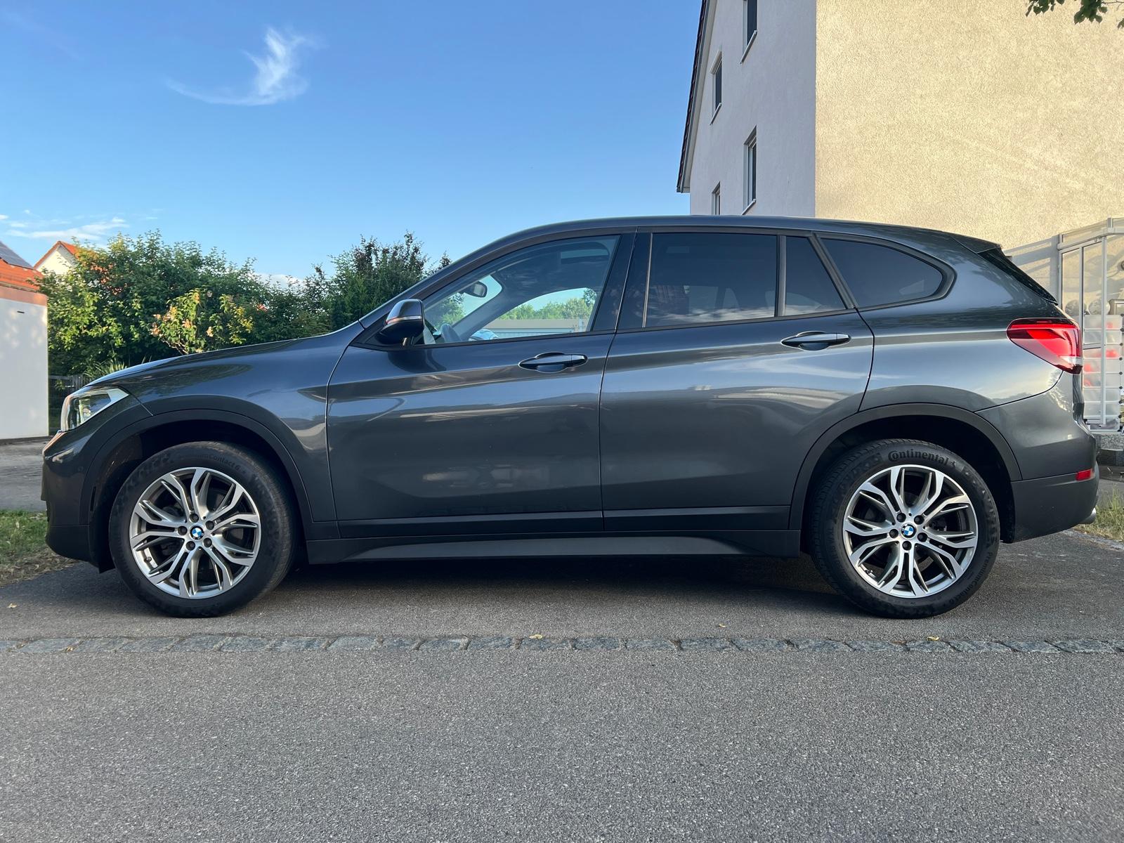 BMW X1 sDrive 18 d Advantage AHK, LED, Panoramadach