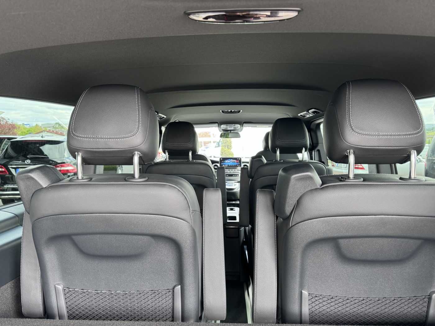 Fahrzeugabbildung Mercedes-Benz V 250 d EDITION 4MATIC AMG DISTRONIC AHK Tisch